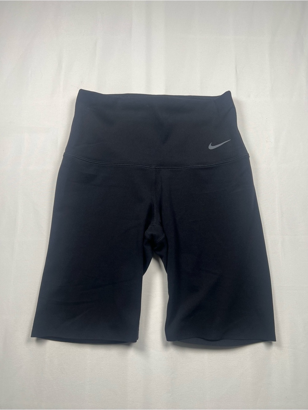 Nike Women’s Highwaist Zenvy Dri-Fit 8” Biker Short - Picture 2 of 14
